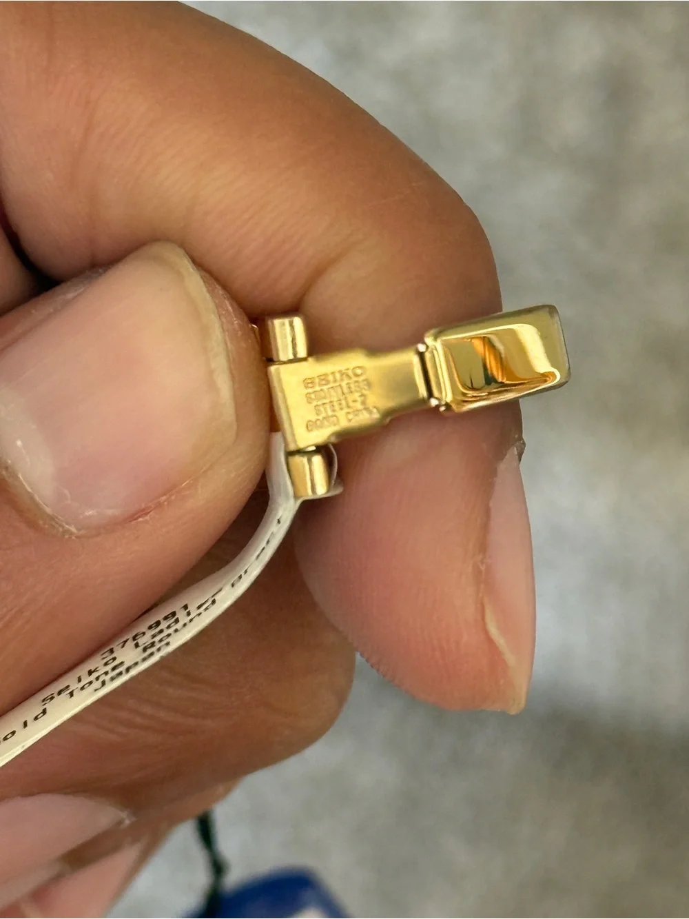 Seiko vintage 90s Women's Gold Link Bracelet Watch with Cream Dial new old stock
